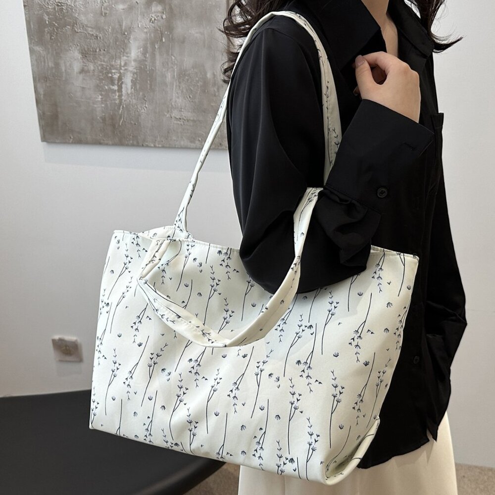 Medium Nylon Classic Style Sewing Thread Square Zipper Chic Floral Tote Bag